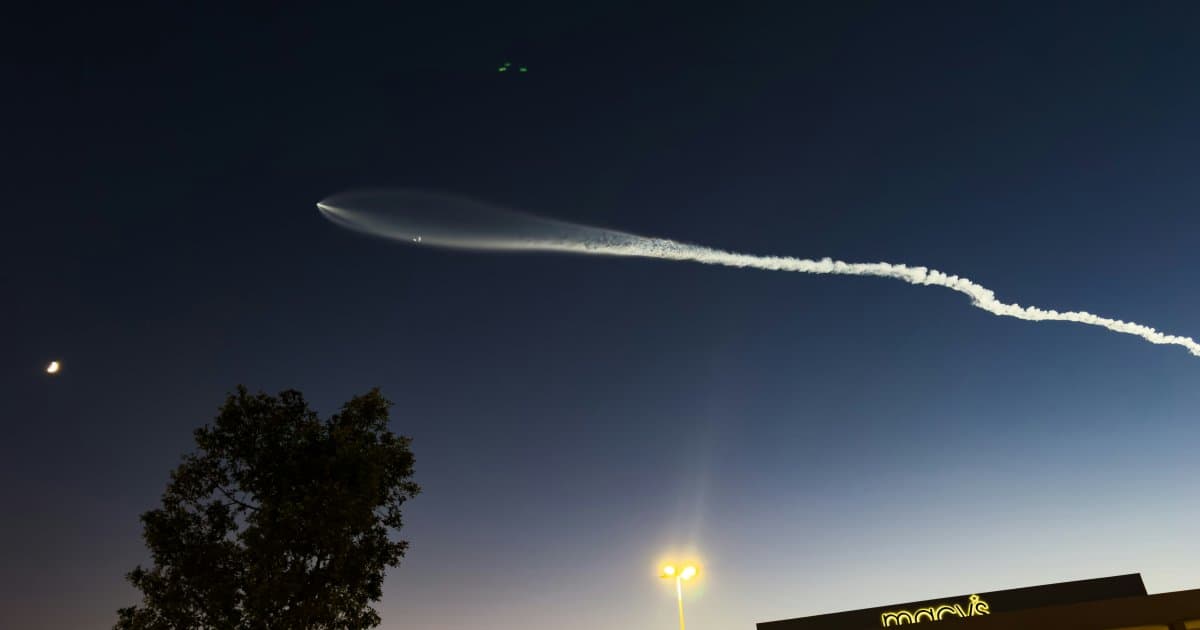 SpaceX adquire xAI: fusão cria maior empresa privada do mundo