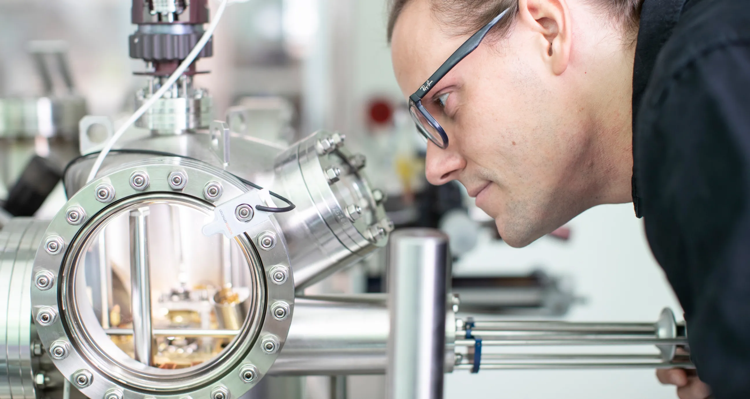 SQC atinge 15.000 pontos quânticos: O futuro do silício puro