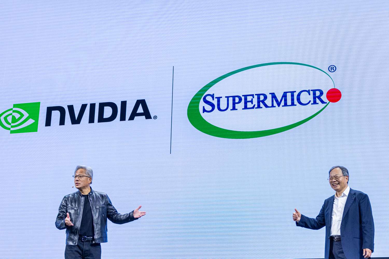 Cofundador da Supermicro É Preso por Contrabando de US$ 2,5 Bilhões em Chips de IA